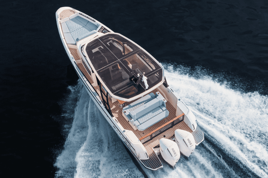Discovering hidden beaches of the Ionian by yacht.